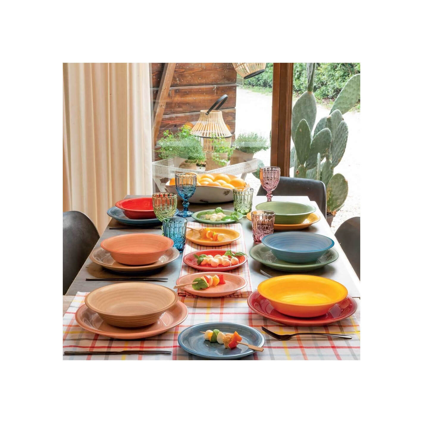 SERVIZIO DA TAVOLA IN&OUT MULTICOLOR 18PZ.